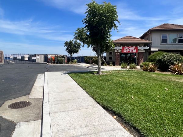 West Coast Self-Storage Stockton - 6220 Sampson Road