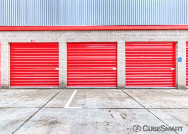 CubeSmart Self Storage - CA Glendora S Lone Hill Ave - 919 South Lone Hill Avenue