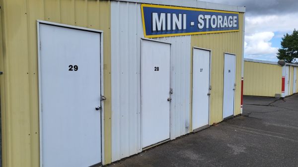 Stor-Eze #3 - 3601 112th St SW