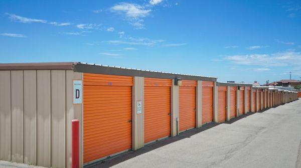Pellicano Self Storage - 11655 Pellicano Drive