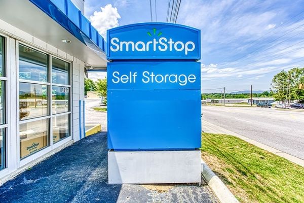 SmartStop Self Storage - Hendersonville - 1931 Spartanburg Hwy - 1931 Spartanburg Highway