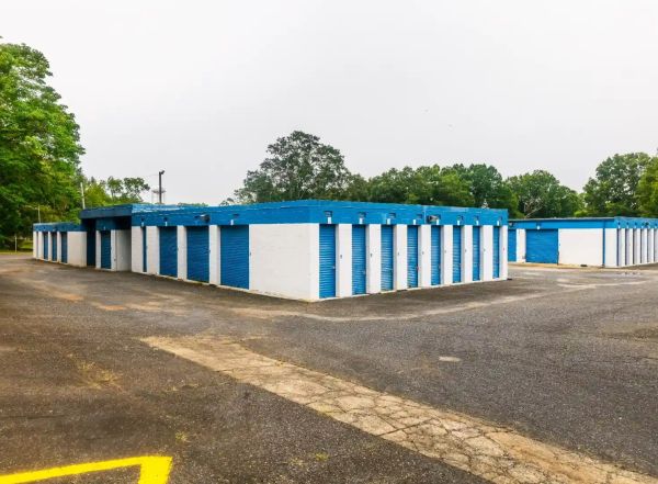 Mini Mall Storage - Shelby - 612 Smith Street