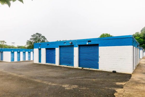 Mini Mall Storage - Shelby - 612 Smith Street