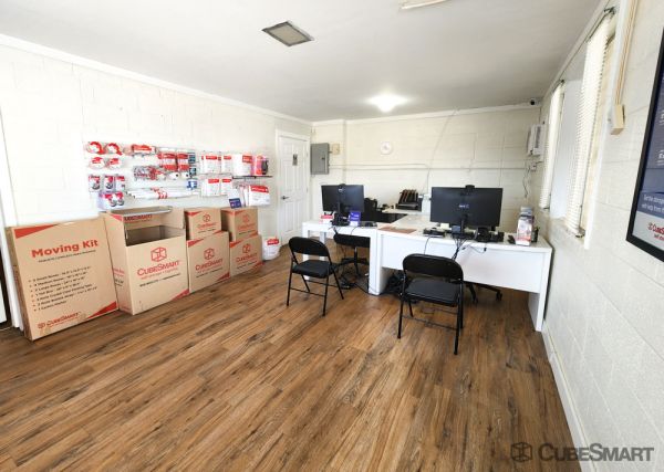 CubeSmart Self Storage - TX Seguin W Kingsbury St - 2015-2021 W Kingsbury St