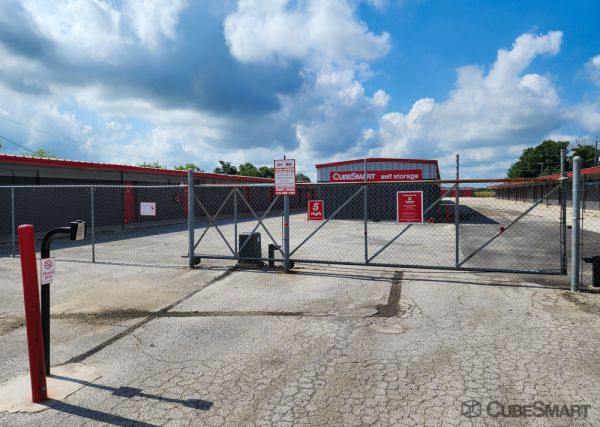 CubeSmart Self Storage - TX Seguin W Kingsbury St - 2015-2021 W Kingsbury St