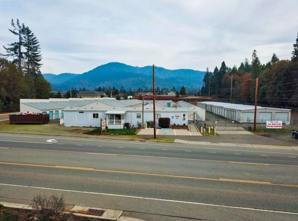 A Plus Self Storage - 25657 Redwood Highway