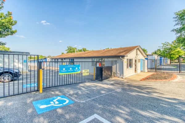 SmartStop Self Storage - Forestville - 4100 Forestville Rd - 4100 Forestville Road