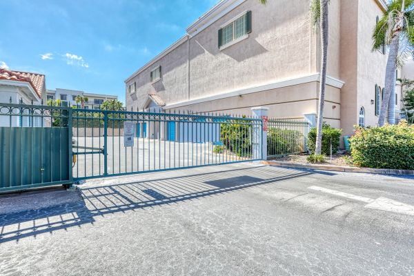 SmartStop Self Storage - Naples - 275 Goodlette Frank Rd - 275 Goodlette-Frank Road