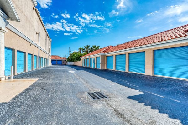 SmartStop Self Storage - Naples - 275 Goodlette Frank Rd - 275 Goodlette-Frank Road