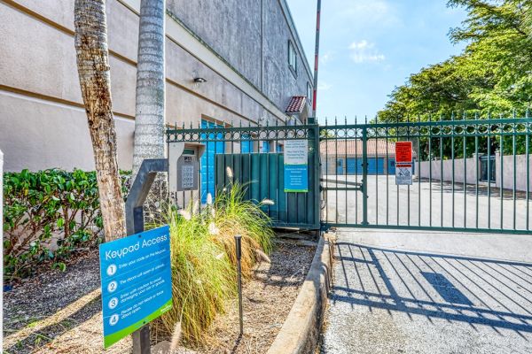 SmartStop Self Storage - Naples - 275 Goodlette Frank Rd - 275 Goodlette-Frank Road