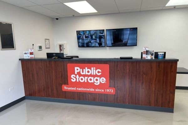 Public Storage - Burbank - 8320 S Cicero Ave - 8320 S Cicero Ave