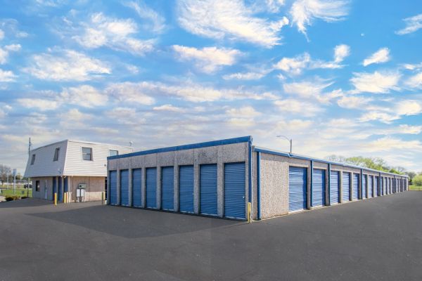 Devon Self Storage - 9174 - Veterans - 1900 Veterans Boulevard