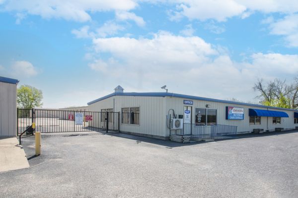 Devon Self Storage - 9173 - Ardmore - 1812 South Commerce Street