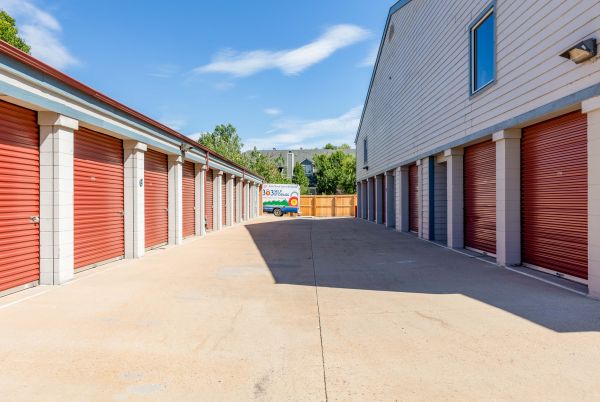 303 Self Storage - Arapahoe - 6800 South Holly Circle