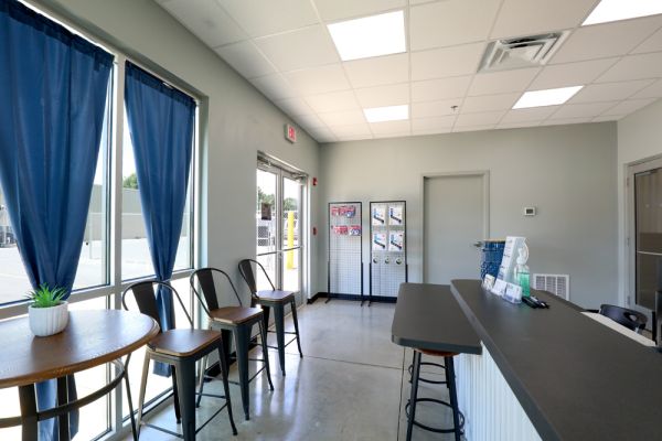 Crestview Storage - 398 Garden Street