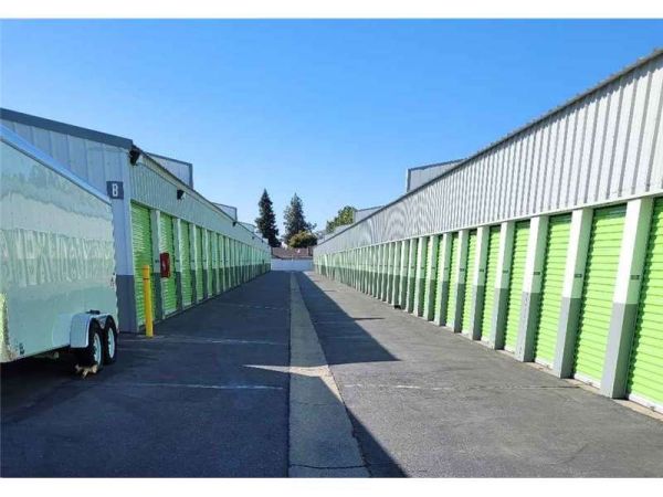 Extra Space Storage - 0341 - Sacramento - 5051 Perry Ave - 5051 Perry Avenue