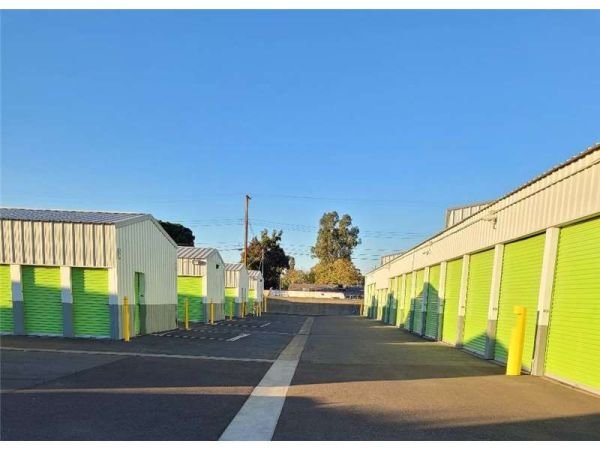 Extra Space Storage - 0341 - Sacramento - 5051 Perry Ave - 5051 Perry Avenue