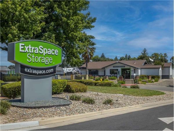 Extra Space Storage - 0463 - Roseville - Junction Blvd - 100 Junction Boulevard