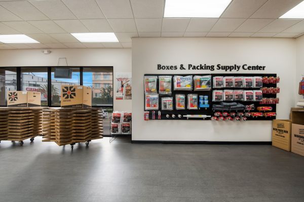 StorQuest - Los Angeles/Jefferson - 12821 West Jefferson Boulevard
