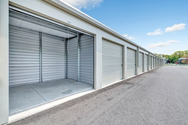 Royal State Storage - 910 N State Route 7