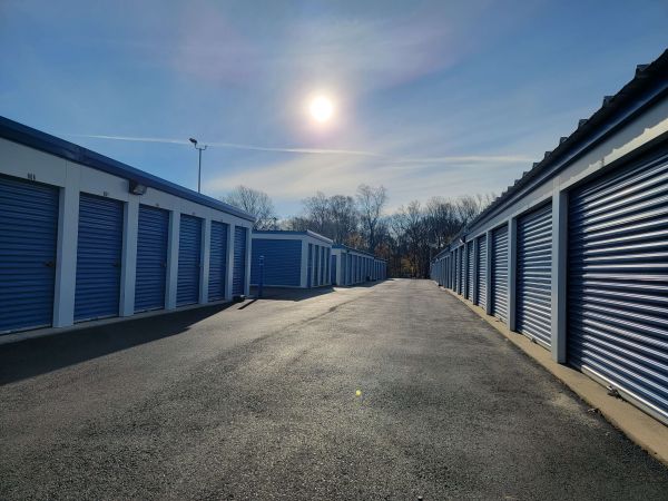 Storage Sense - Hi-Nella - 705 Warwick Road