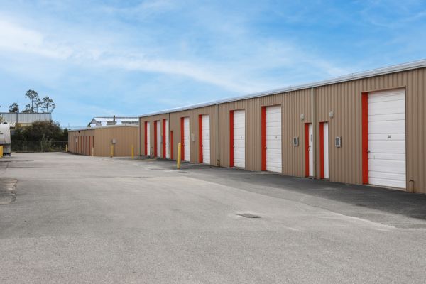 The Storage Inn - 3000 Florida 77