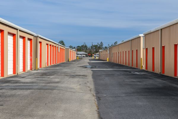 The Storage Inn - 3000 Florida 77