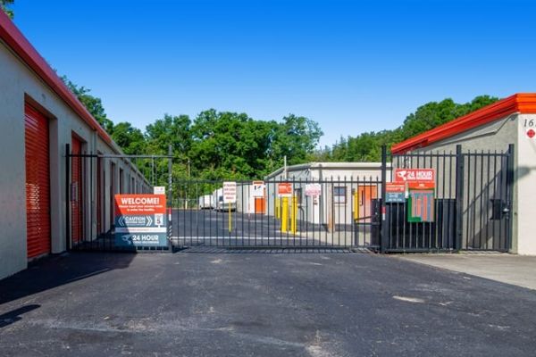 Public Storage - Ocala - 1630 NE 25th Ave - 1630 NE 25th Ave