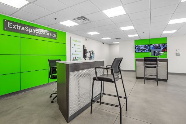 Extra Space Storage - 7308 - Phoenix - 25th Ave - 10425 North 25th Avenue