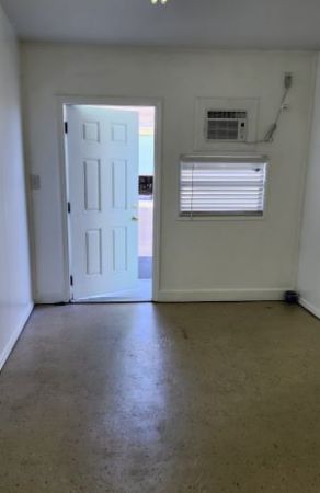 BeachSide Storage Business Park - 140 Tomahawk Drive
