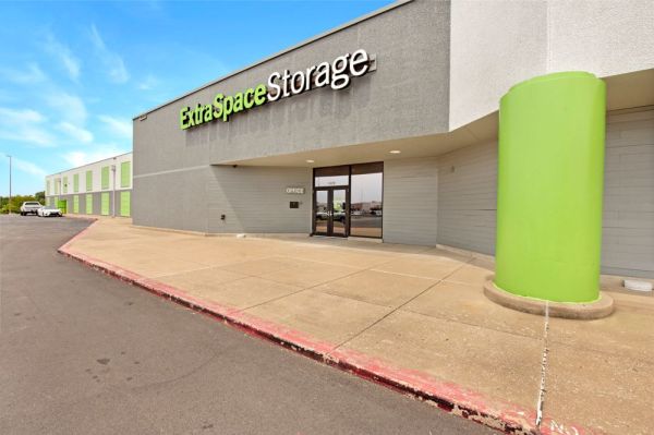 Extra Space Storage - 2032 - Tulsa - 21st St - 14009 East 21st Street