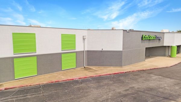 Extra Space Storage - 2032 - Tulsa - 21st St - 14009 East 21st Street