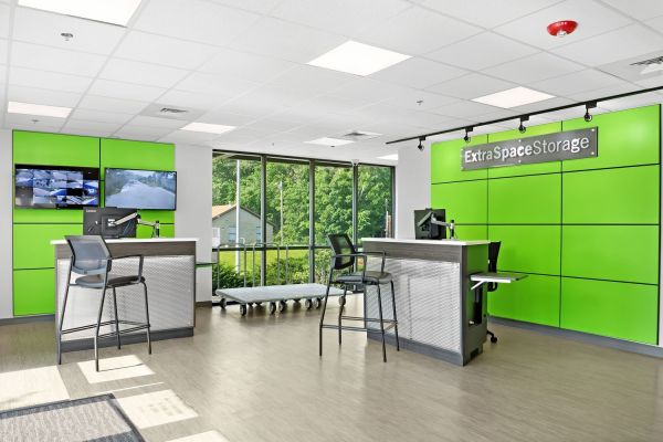 Extra Space Storage - 7451 - Bloomington - 3rd St - 1901 West 3rd Street