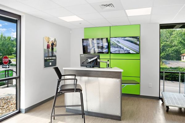 Extra Space Storage - 7451 - Bloomington - 3rd St - 1901 West 3rd Street