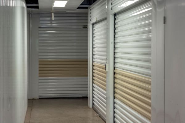 Champion Self Storage - Ruskin - 2809 East College Avenue