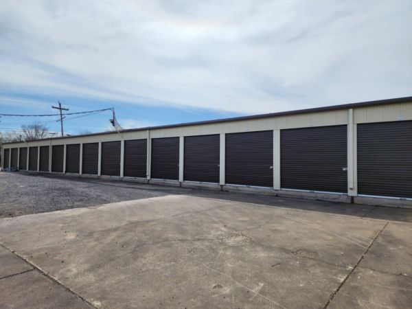 Titan Self Storage - 3249 25th St