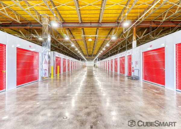 CubeSmart Self Storage IL Peoria W Lake Ave - 901 West Lake Avenue