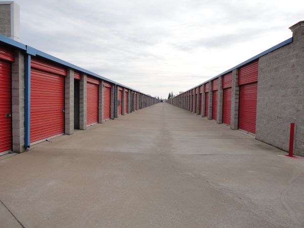 Storage Direct Self Storage - Roseville - 998 Washington Boulevard