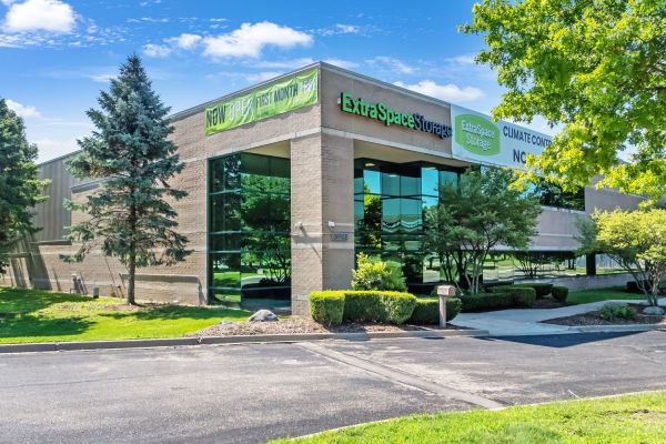 Extra Space Storage - 7802 - Shelby Township - Shelby Pkwy - 51786 Shelby Parkway