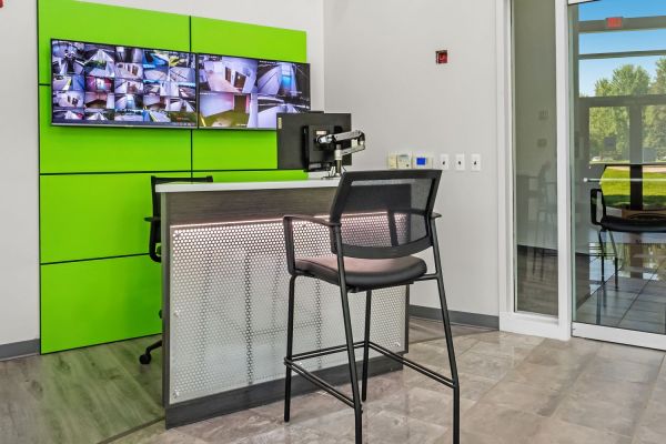 Extra Space Storage - 7802 - Shelby Township - Shelby Pkwy - 51786 Shelby Parkway
