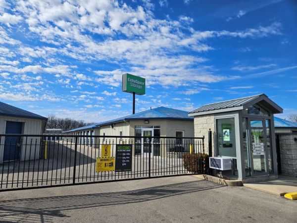 Extra Space Storage - 2100 - Edinburgh - Hartman Dr - 11770 Hartman Drive