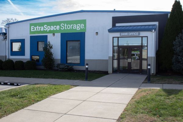Extra Space Storage - 2117 - Bloomington - Dodds St - 227 West Dodds Street