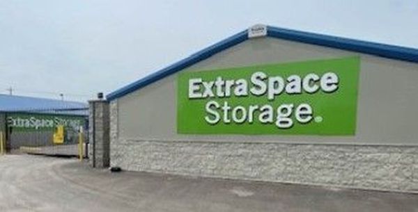 Extra Space Storage - 2126 - Bedford - Bundy Lane - 1312 Bundy Lane