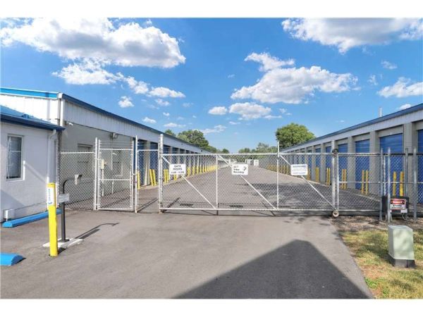 Extra Space Storage - 2149 - Muncie - Granville Ave - 2601 North Granville Avenue