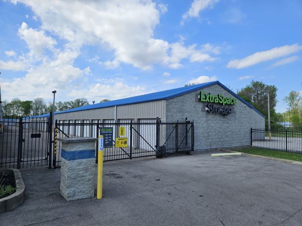 Extra Space Storage - 2187 - Columbus - State St. -  4360 E State St