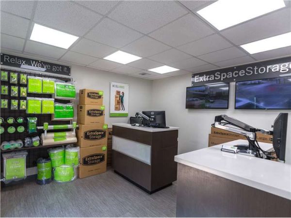 Extra Space Storage - 0432 - Indianapolis - E Stop 11 Rd - 2420 East Stop 11 Road