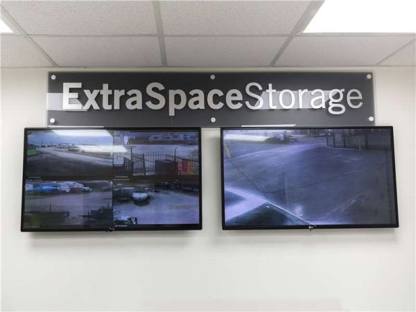 Extra Space Storage - 0432 - Indianapolis - E Stop 11 Rd - 2420 East Stop 11 Road