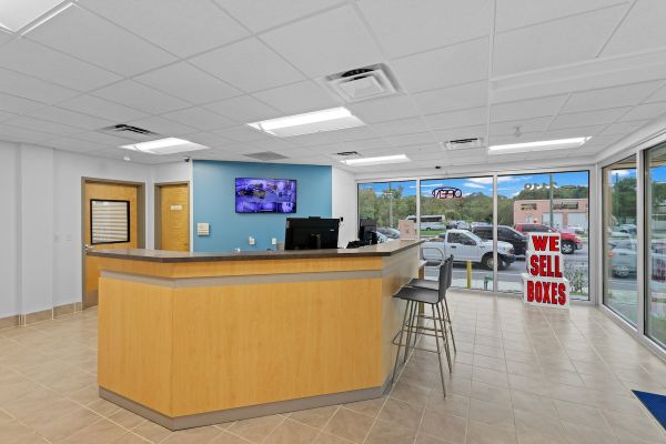 US Storage Centers - Tampa - Hillsborough - 2119 West Hillsborough Avenue