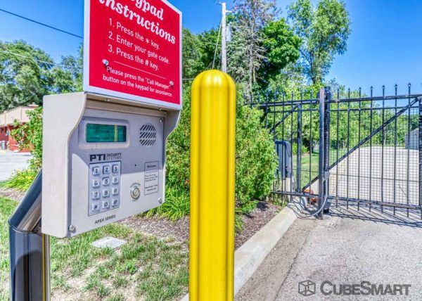 CubeSmart Self Storage IL Beach Park N Sheridan Rd - 37021 North Sheridan Road