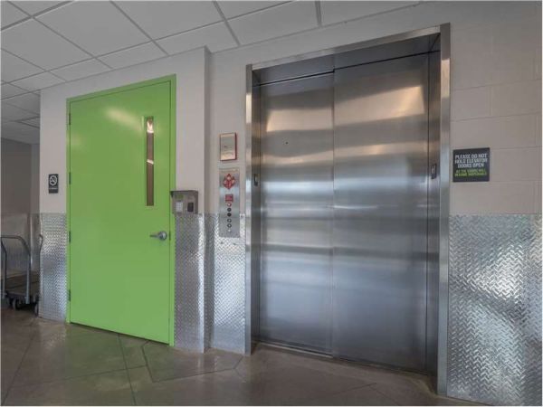 Extra Space Storage - 1935 - Knoxville - Middlebrook Pike - 8627 Middlebrook Pike